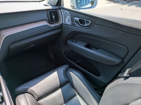 Certified 2023 Volvo XC60 B5 Ultimate image 17