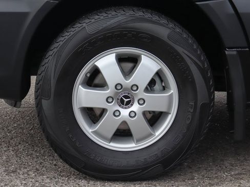 Used 2018 Mercedes-Benz Sprinter 2500 image 45