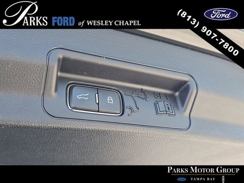 Used 2022 Ford Explorer XLT w/ Equipment Group 202A AWD/4WD image 9
