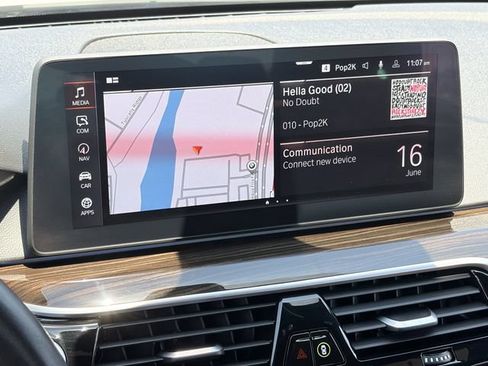 Used 2023 BMW 530e w/ Premium Package RWD image 27