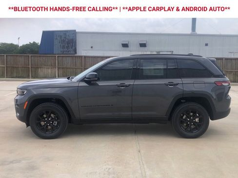 New 2025 Jeep Grand Cherokee Altitude image 5