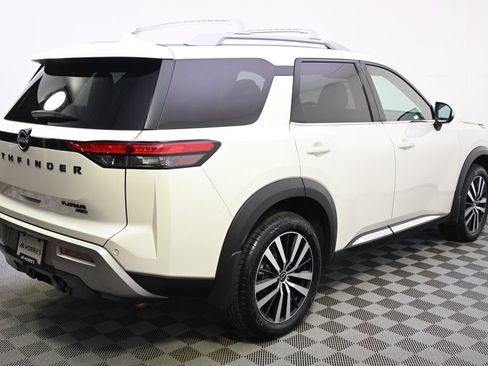 Used 2023 Nissan Pathfinder Platinum AWD/4WD image 7