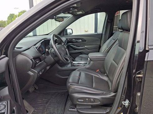 Used 2022 Chevrolet Traverse RS FWD image 11