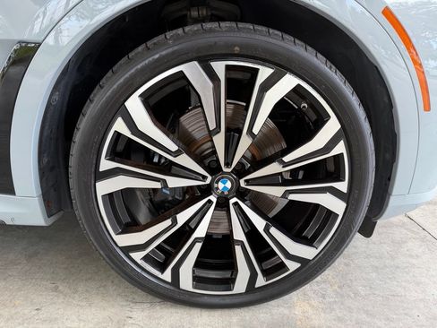 Used 2023 BMW X7 xDrive40i w/ M Sport Package AWD/4WD image 22