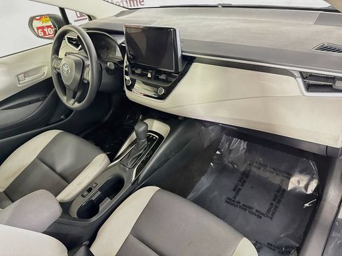 Used 2025 Toyota Corolla LE w/ LE Premium Package FWD image 30