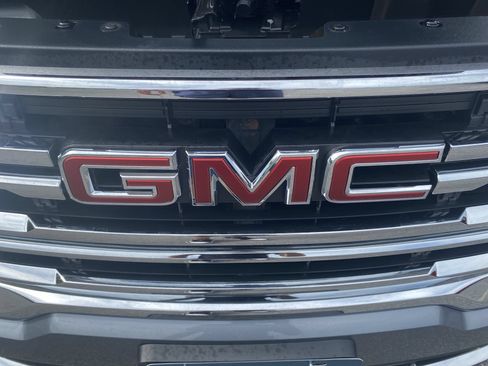 Used 2020 GMC Acadia SLE FWD image 31