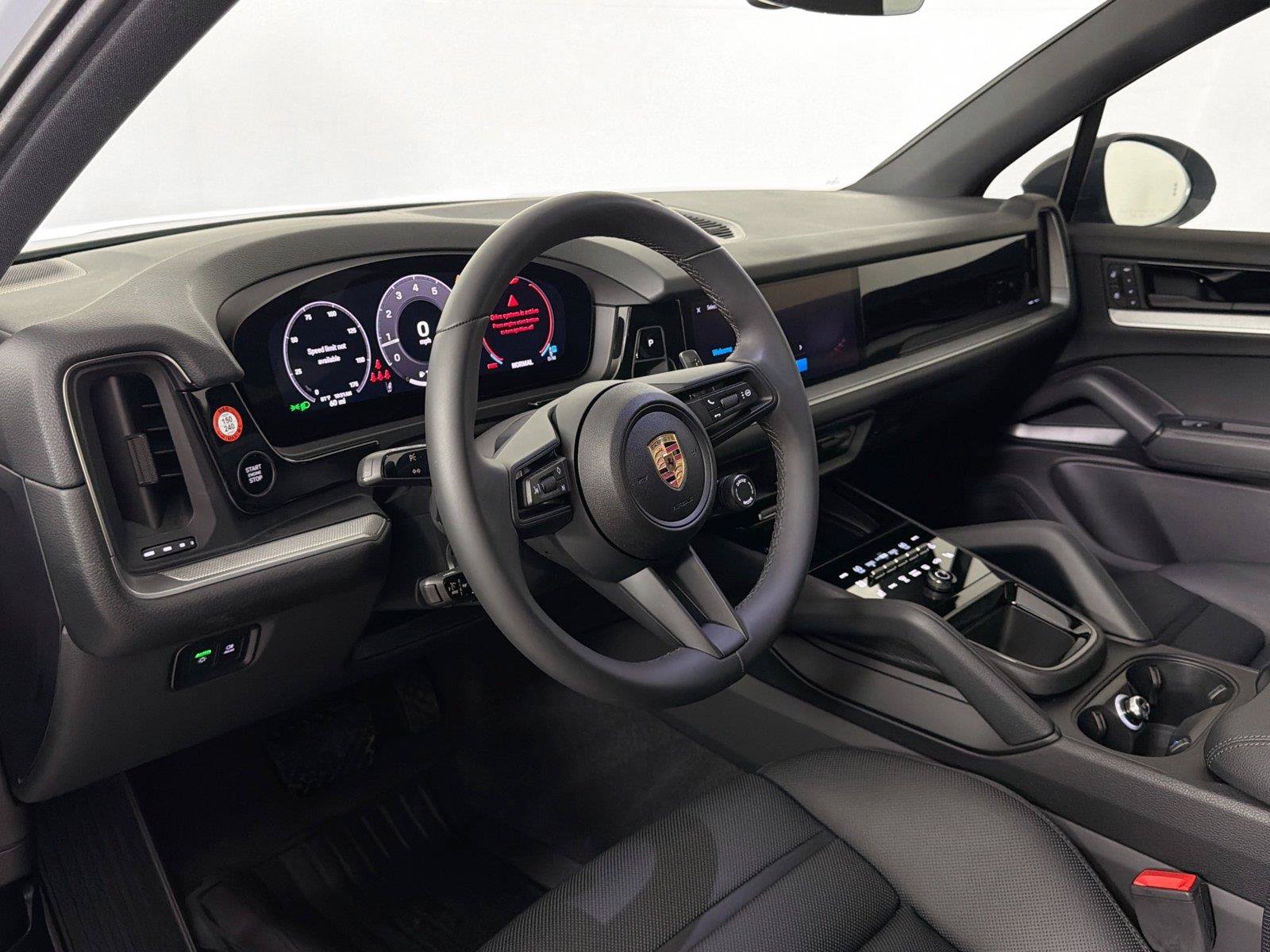 Certified 2025 Porsche Cayenne AWD/4WD image 4