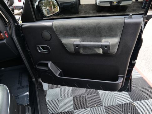 Used 2004 Land Rover Discovery SE image 31