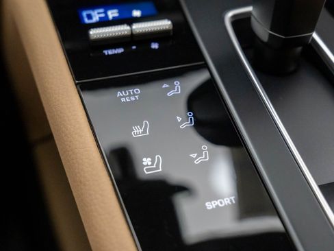 Certified 2026 Porsche Macan image 22