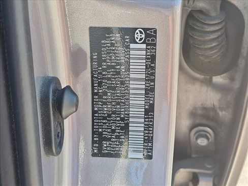 Used 2015 Toyota Corolla LE FWD image 15