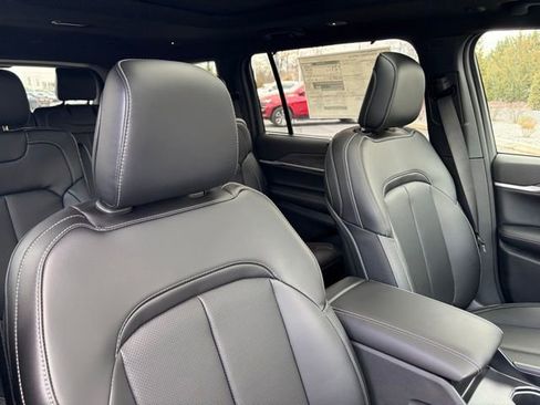 New 2025 Jeep Grand Cherokee L Limited image 31