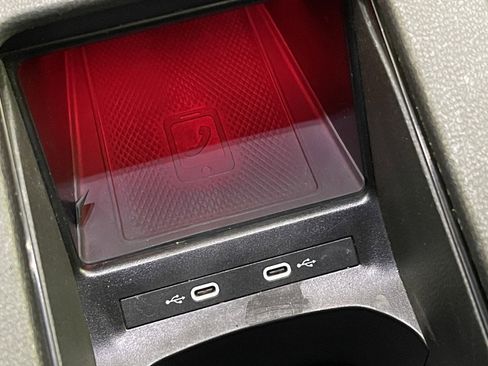 Used 2022 Volkswagen ID.4 Pro image 31