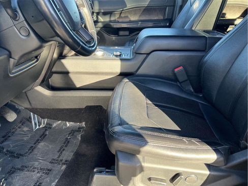 Used 2019 Ford Expedition Limited w/ Equipment Group 301A image 8
