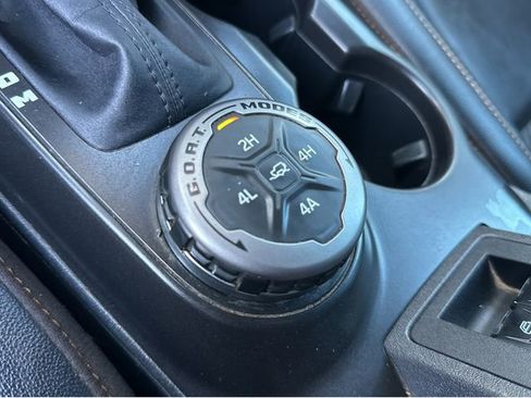 Used 2022 Ford Bronco Badlands image 32