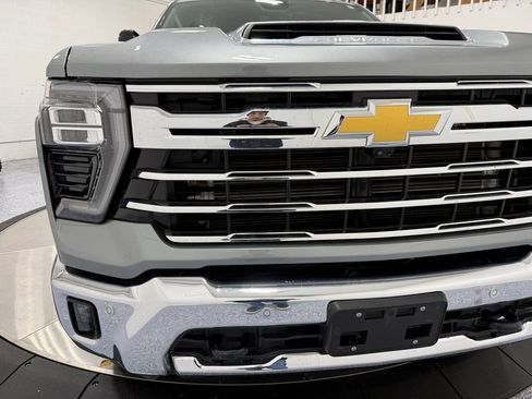 Used 2025 Chevrolet Silverado 2500 LTZ w/ LTZ Convenience Package image 57