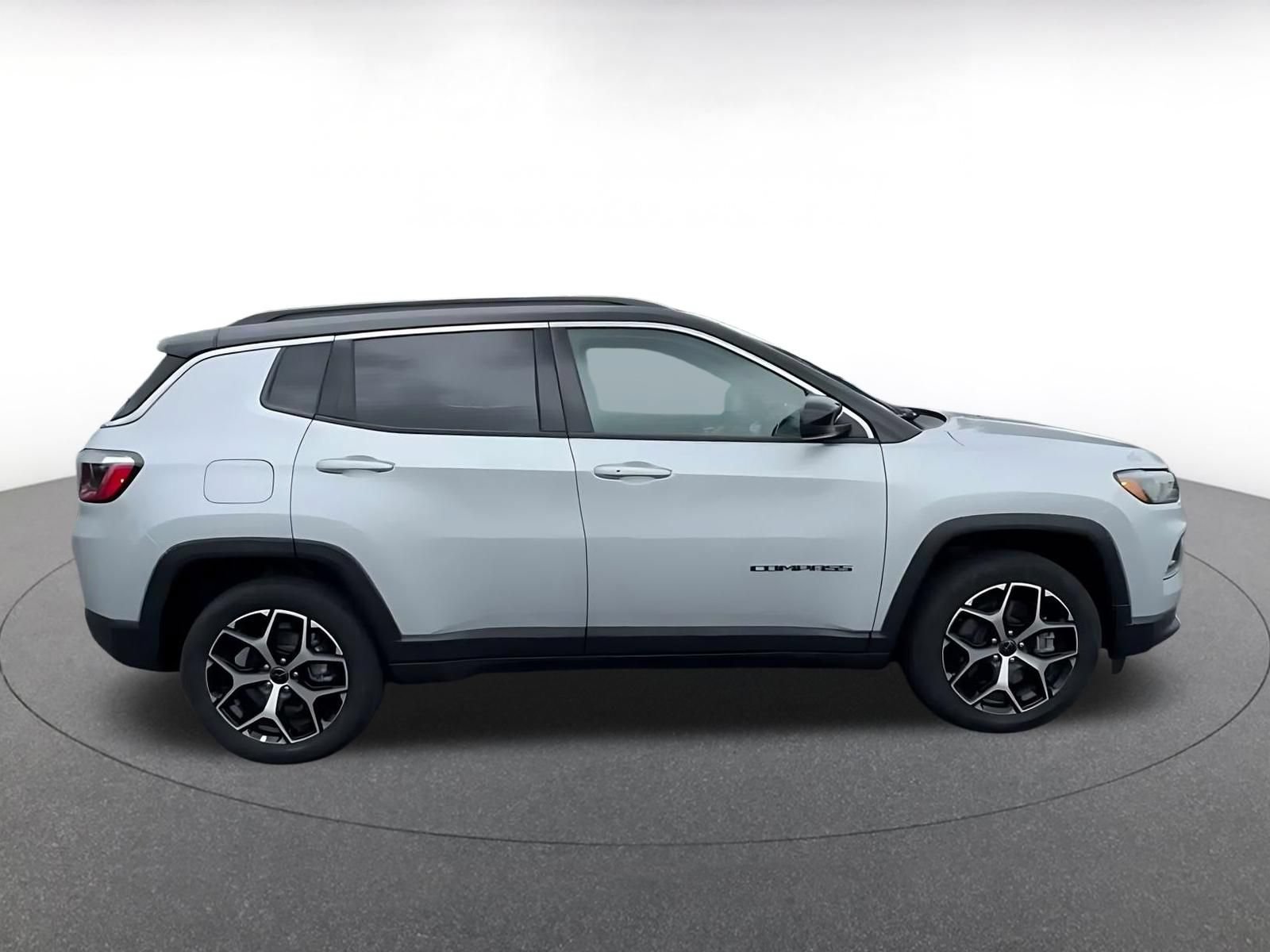 Used 2025 Jeep Compass Limited AWD/4WD image 15