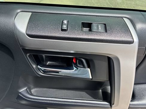 Used 2019 Toyota 4Runner SR5 Premium RWD image 16