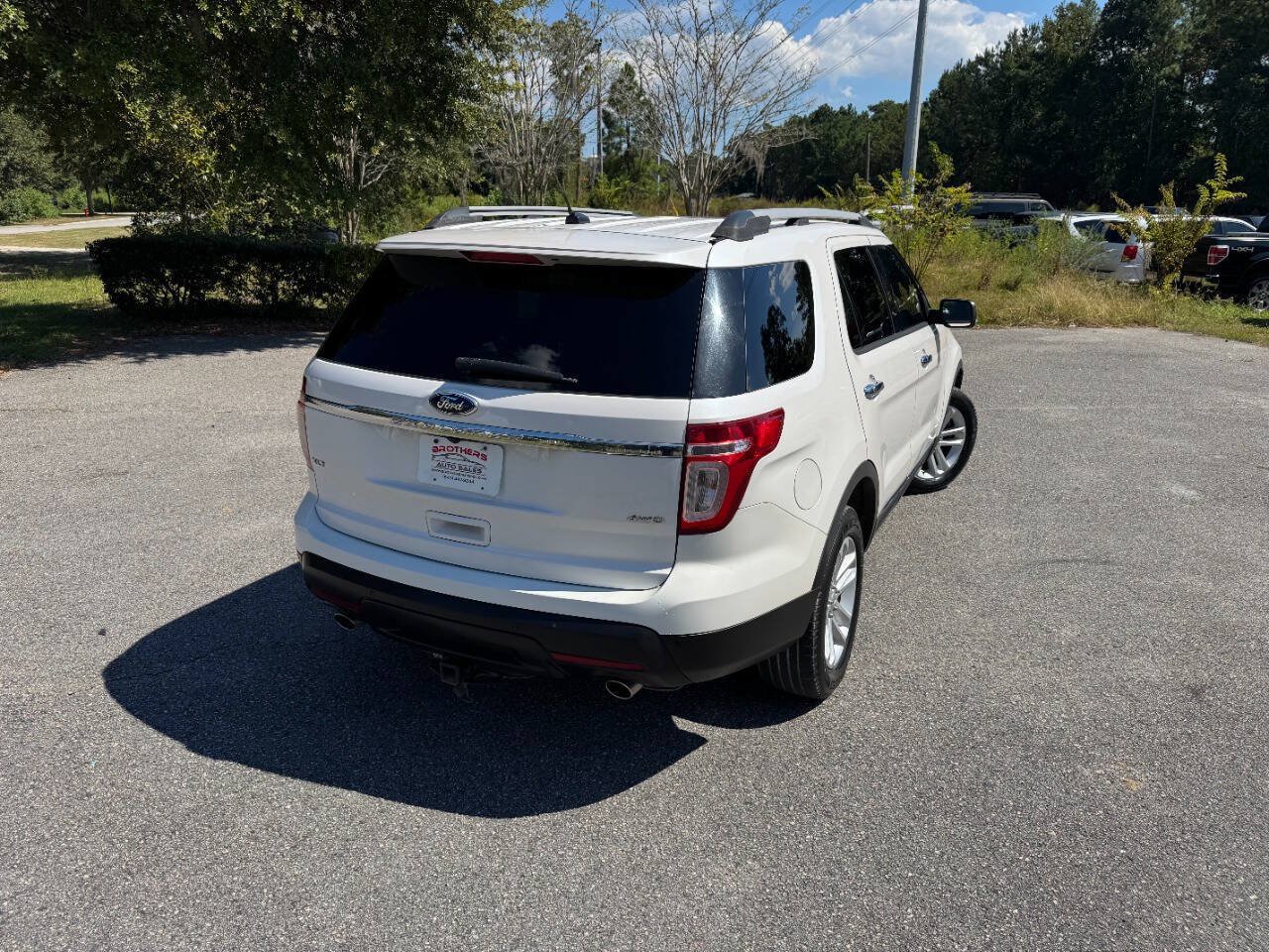 Used 2014 Ford Explorer XLT w/ Equipment Group 202A AWD/4WD image 6