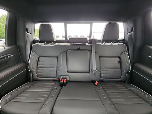 Used 2024 GMC Sierra 1500 AT4X image 27