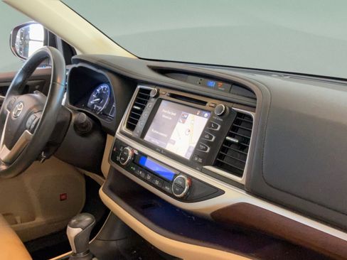 Used 2015 Toyota Highlander Limited FWD image 41
