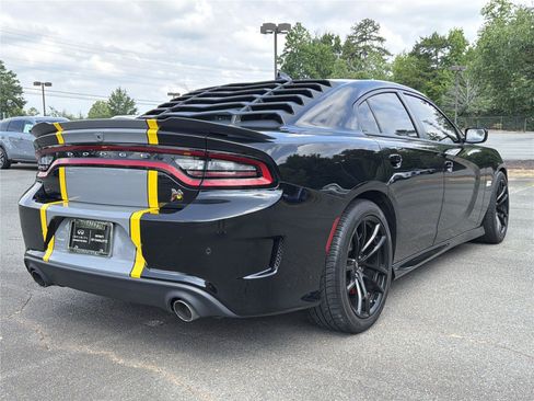 Used 2022 Dodge Charger Scat Pack w/ Dynamics Package RWD image 26
