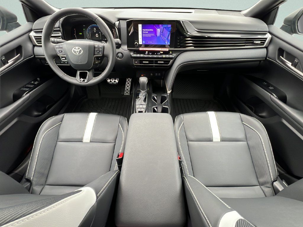 Used 2026 Toyota Camry SE FWD image 10