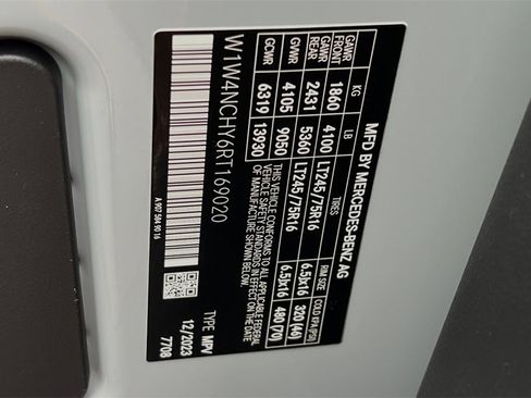 Used 2024 Mercedes-Benz Sprinter 2500 image 26