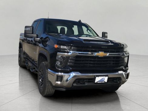 Used 2024 Chevrolet Silverado 2500 LT image 1