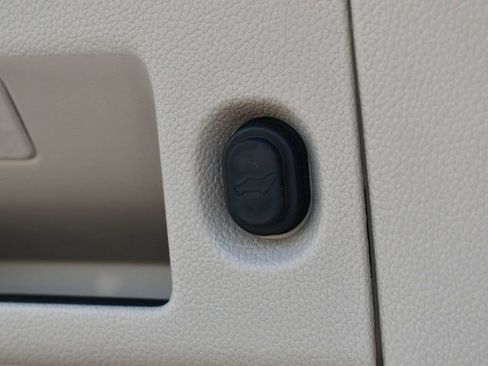 Used 2016 GMC Yukon Denali w/ Open Road Package image 19