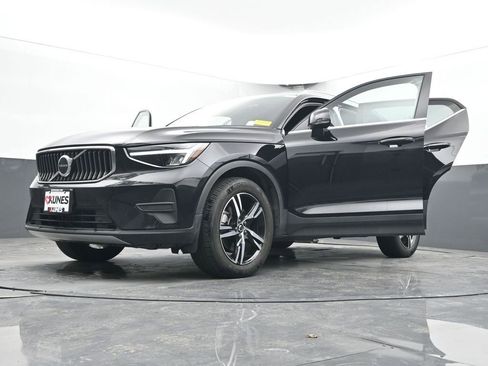 Used 2025 Volvo XC40 B5 Core AWD/4WD image 52
