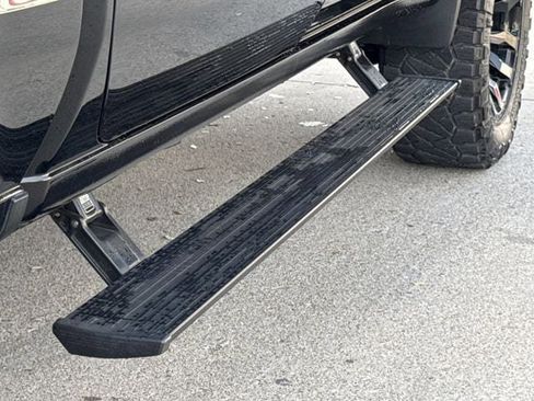 Used 2022 Chevrolet Silverado 1500 LT Trail Boss w/ LT Trail Boss Premium Package image 11