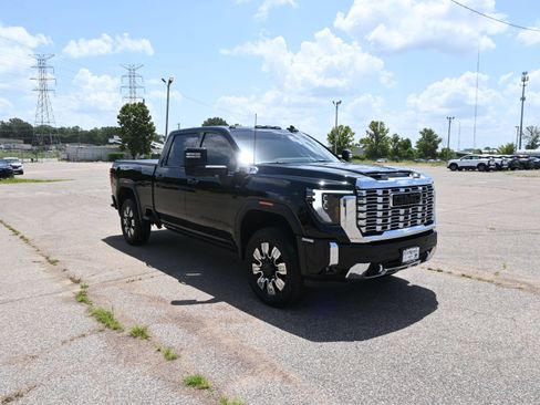 Used 2024 GMC Sierra 2500 Denali w/ Denali Reserve Package AWD/4WD image 11