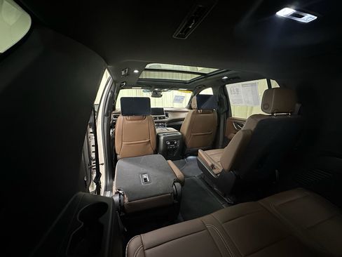 Certified 2024 Chevrolet Tahoe High Country w/ Advanced Technology Package image 24