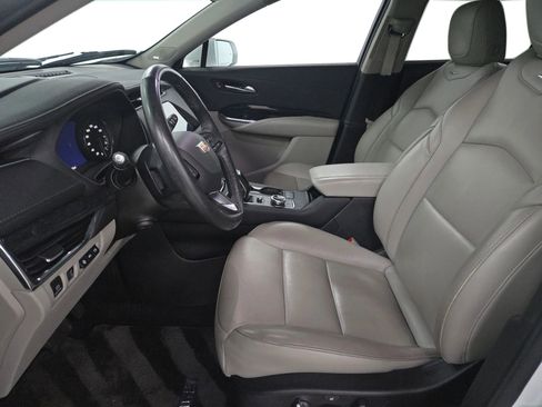 Used 2019 Cadillac XT4 Premium Luxury image 9