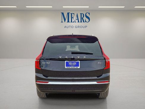 New 2026 Volvo XC90 B6 Plus w/ Protection Package Premier AWD/4WD image 4