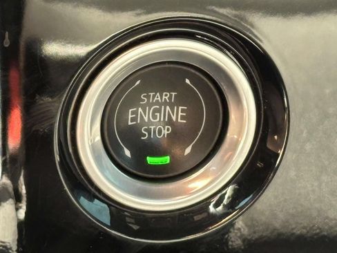 Used 2024 Chevrolet Silverado 1500 LT AWD/4WD image 18