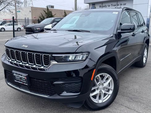 Used 2025 Jeep Grand Cherokee Laredo X w/ Luxury Tech Group I image 3