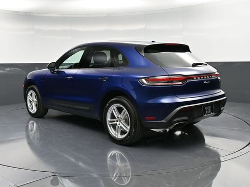 Certified 2025 Porsche Macan image 3