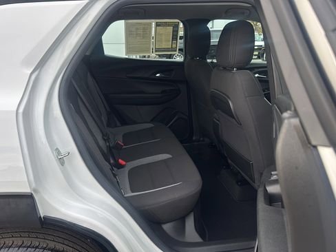 Used 2023 Chevrolet TrailBlazer LS image 17