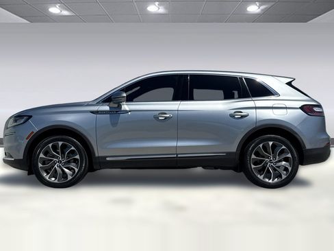 Used 2022 Lincoln Nautilus Reserve w/ Cargo Utility Package FWD image 2