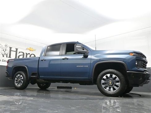 Used 2024 Chevrolet Silverado 2500 Custom w/ Custom Convenience Package image 2