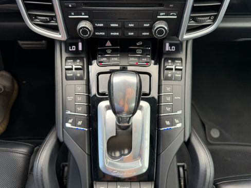 Used 2017 Porsche Cayenne GTS AWD/4WD image 27