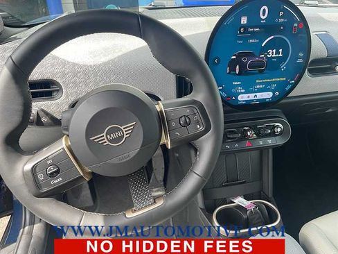 Used 2025 MINI Cooper 2-Door Hardtop FWD image 4