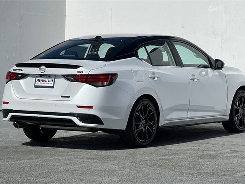 New 2025 Nissan Sentra SR w/ Midnight Edition image 5