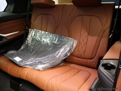 Used 2027 BMW X7 xDrive40i w/ M Sport Package AWD/4WD image 13