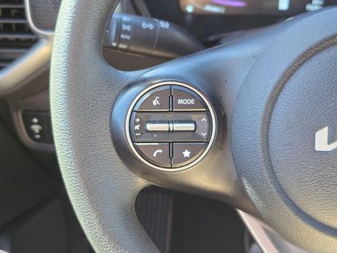 Certified 2025 Kia Soul LX FWD image 30
