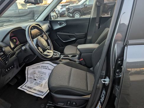 Used 2023 Kia Soul EX image 13