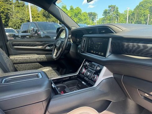 Used 2022 GMC Yukon Denali AWD/4WD image 31