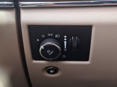 Used 2018 Jeep Grand Cherokee Limited w/ Trailer Tow Group IV RWD image 26
