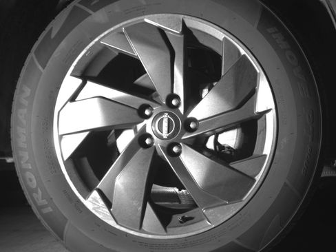 Used 2025 Nissan Rogue SV AWD/4WD image 13